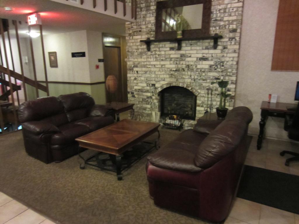 Ripon Welcome Inn And Suites エクステリア 写真