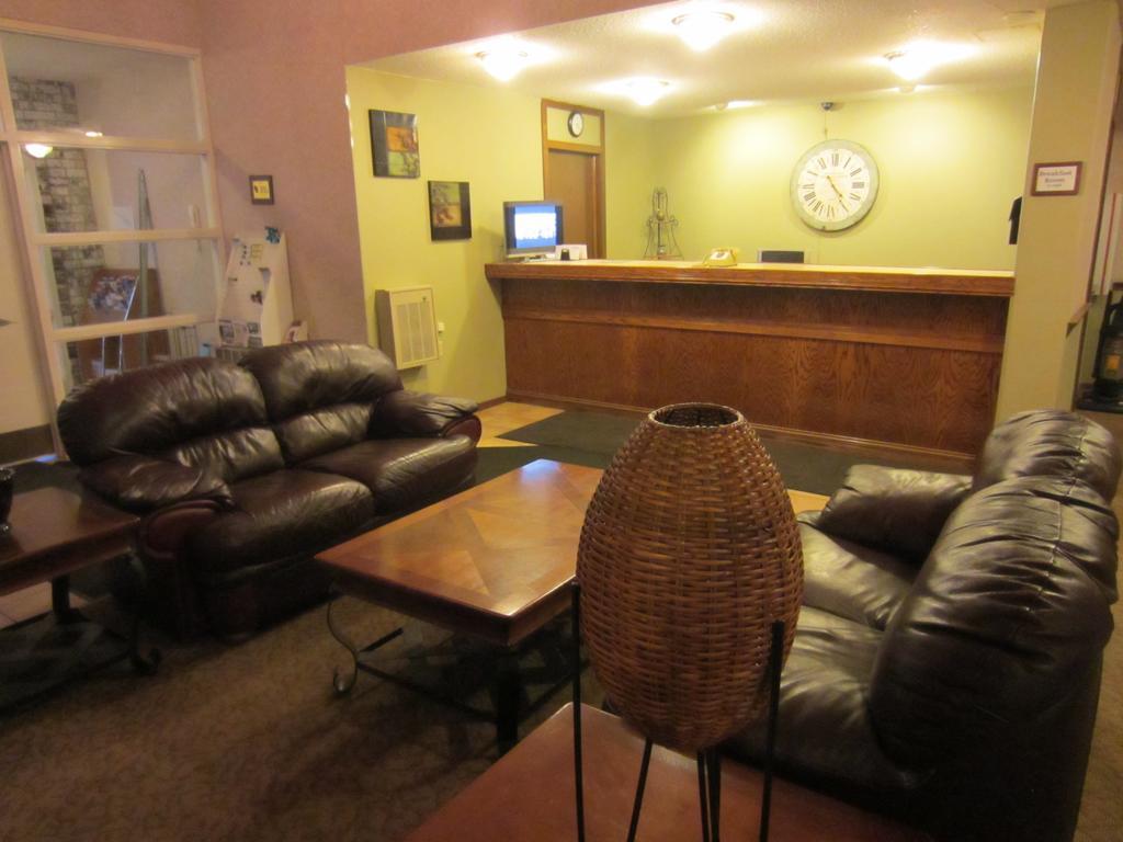 Ripon Welcome Inn And Suites エクステリア 写真